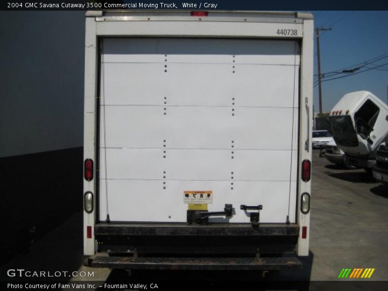 White / Gray 2004 GMC Savana Cutaway 3500 Commercial Moving Truck