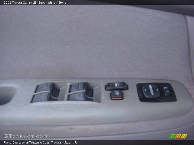 Super White / Stone 2002 Toyota Camry LE