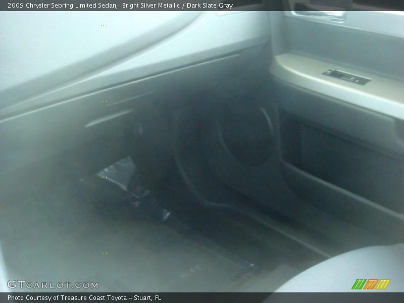 Bright Silver Metallic / Dark Slate Gray 2009 Chrysler Sebring Limited Sedan