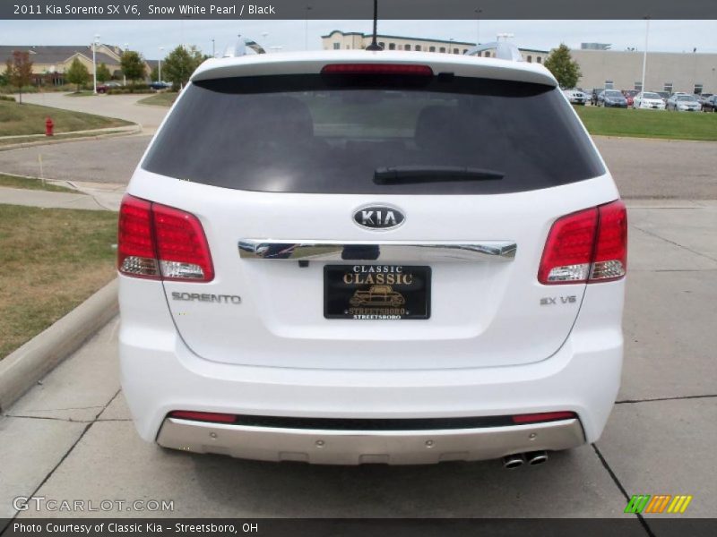 Snow White Pearl / Black 2011 Kia Sorento SX V6