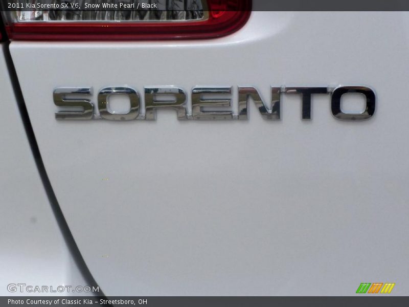 Snow White Pearl / Black 2011 Kia Sorento SX V6