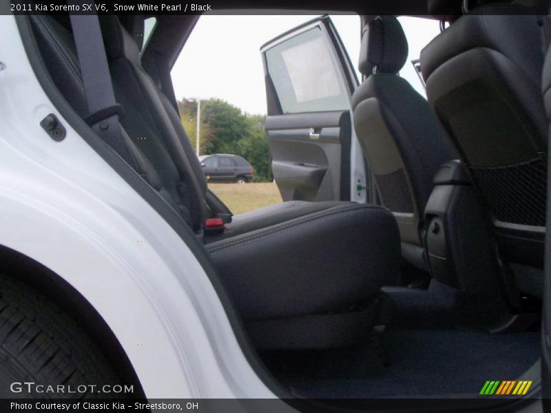 Snow White Pearl / Black 2011 Kia Sorento SX V6