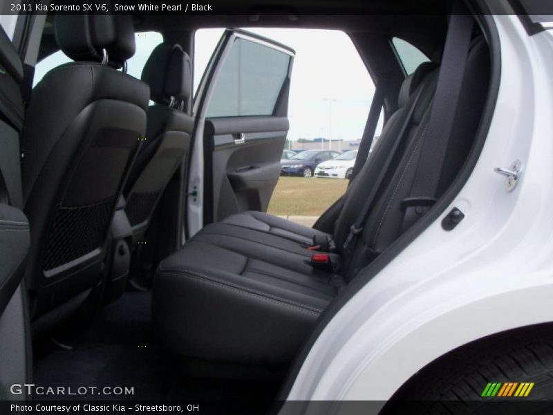 Snow White Pearl / Black 2011 Kia Sorento SX V6