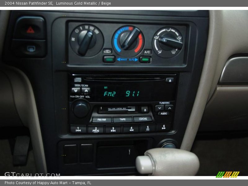 Luminous Gold Metallic / Beige 2004 Nissan Pathfinder SE