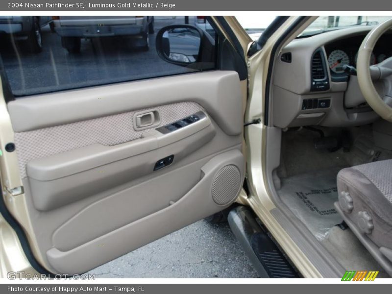 Luminous Gold Metallic / Beige 2004 Nissan Pathfinder SE