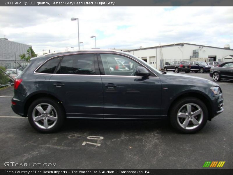 Meteor Grey Pearl Effect / Light Gray 2011 Audi Q5 3.2 quattro