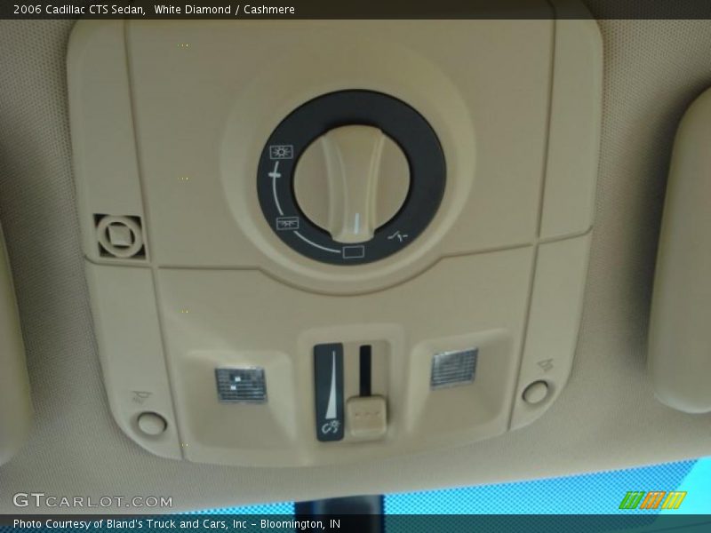 White Diamond / Cashmere 2006 Cadillac CTS Sedan