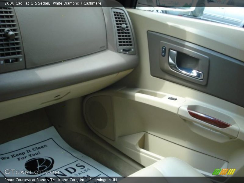 White Diamond / Cashmere 2006 Cadillac CTS Sedan