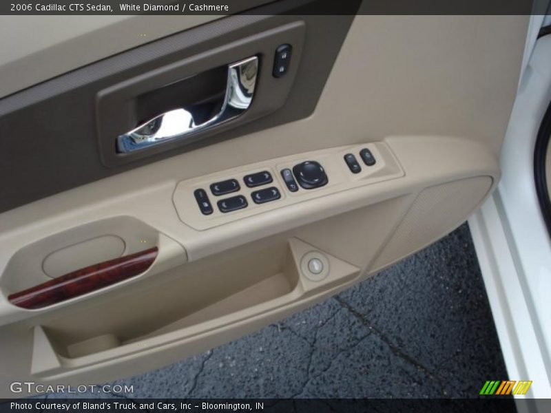 White Diamond / Cashmere 2006 Cadillac CTS Sedan
