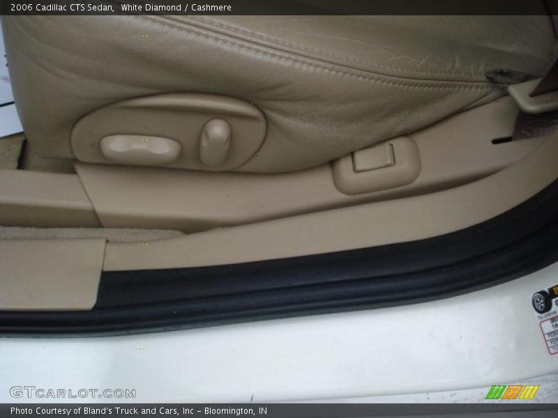 White Diamond / Cashmere 2006 Cadillac CTS Sedan