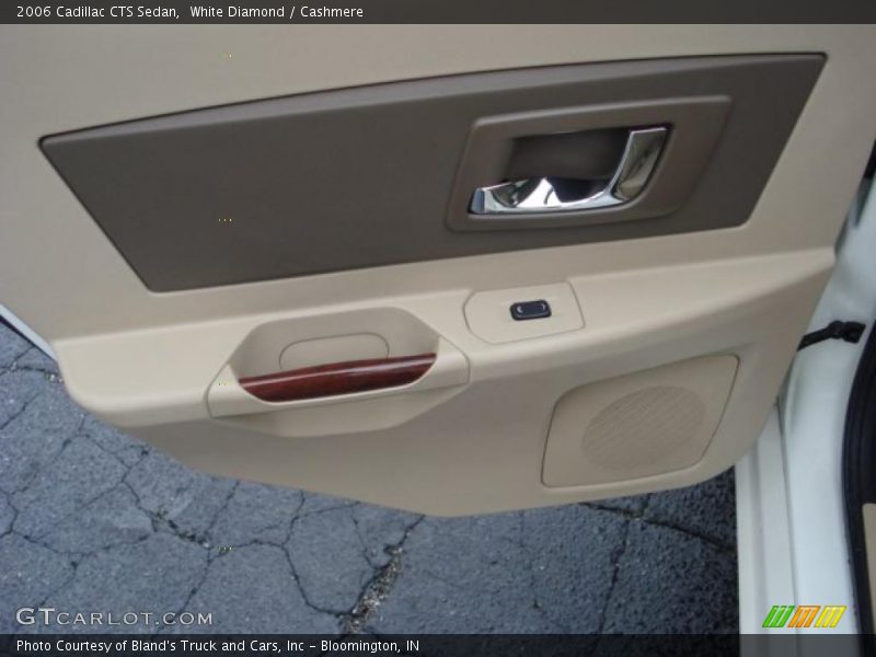 White Diamond / Cashmere 2006 Cadillac CTS Sedan