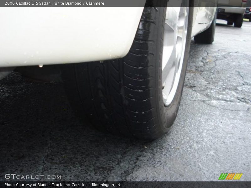 White Diamond / Cashmere 2006 Cadillac CTS Sedan