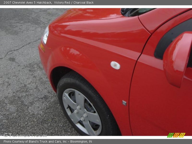 Victory Red / Charcoal Black 2007 Chevrolet Aveo 5 Hatchback