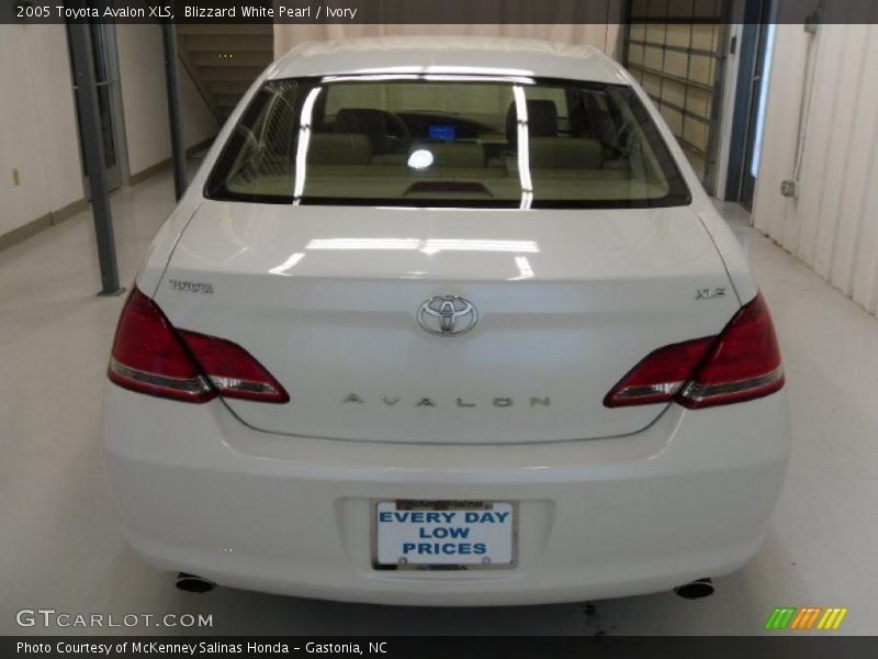 Blizzard White Pearl / Ivory 2005 Toyota Avalon XLS