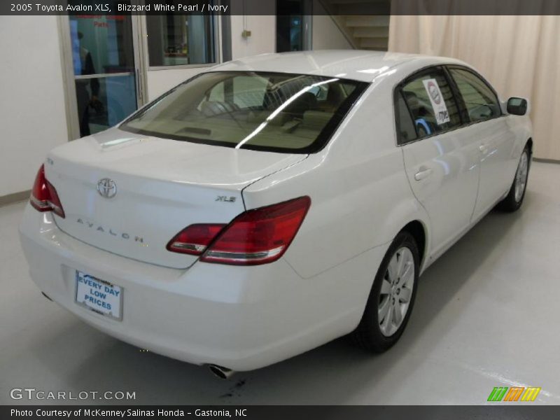 Blizzard White Pearl / Ivory 2005 Toyota Avalon XLS