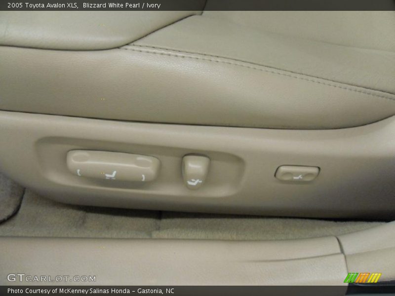 Blizzard White Pearl / Ivory 2005 Toyota Avalon XLS
