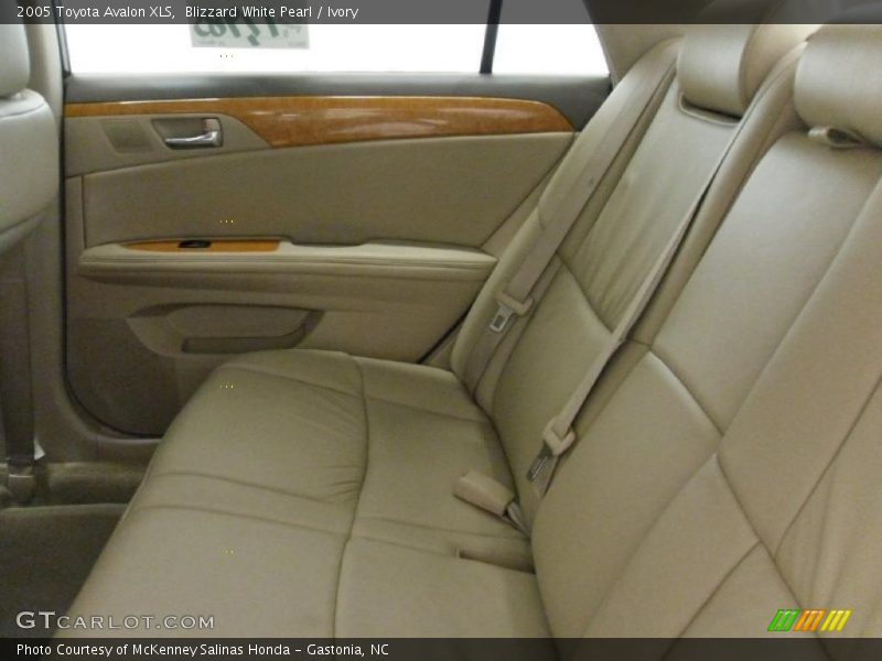 Blizzard White Pearl / Ivory 2005 Toyota Avalon XLS