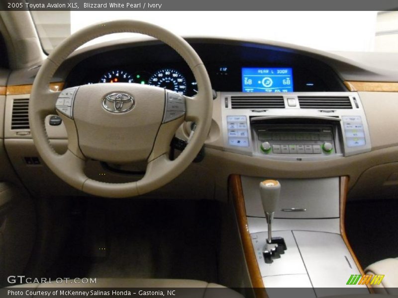 Blizzard White Pearl / Ivory 2005 Toyota Avalon XLS