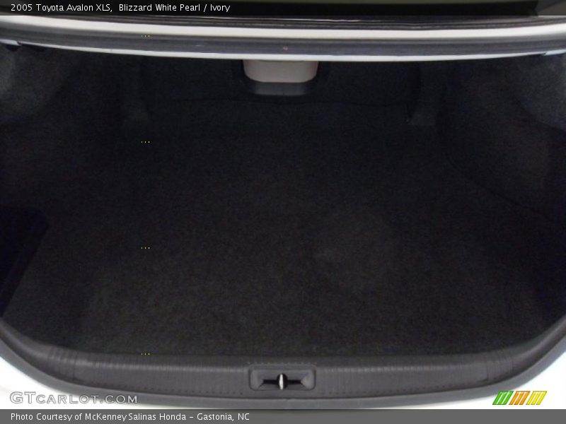 Blizzard White Pearl / Ivory 2005 Toyota Avalon XLS