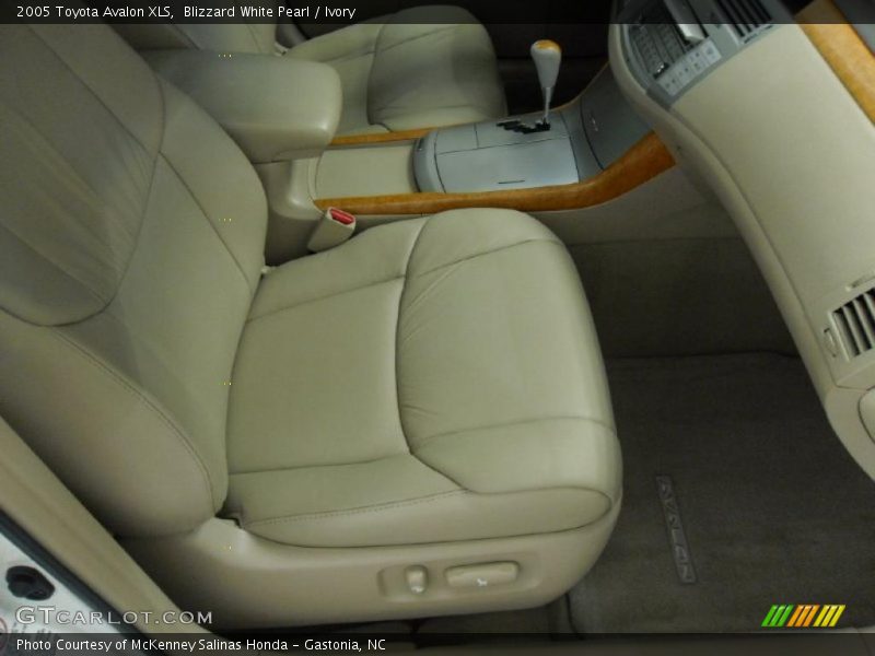 Blizzard White Pearl / Ivory 2005 Toyota Avalon XLS
