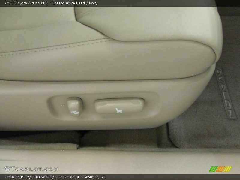 Blizzard White Pearl / Ivory 2005 Toyota Avalon XLS