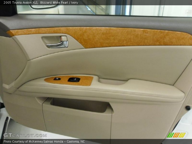 Blizzard White Pearl / Ivory 2005 Toyota Avalon XLS