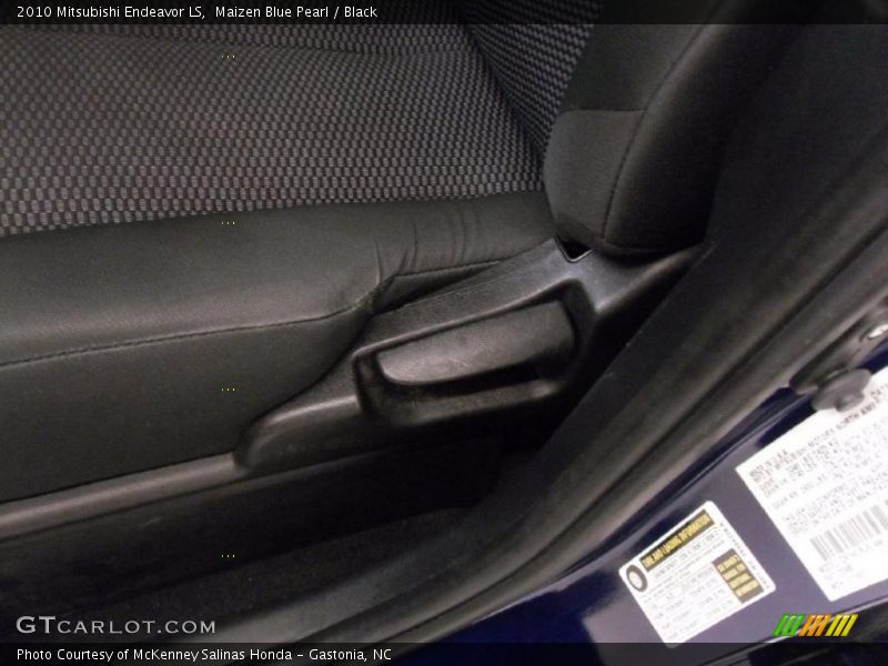 Maizen Blue Pearl / Black 2010 Mitsubishi Endeavor LS