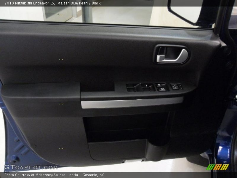Maizen Blue Pearl / Black 2010 Mitsubishi Endeavor LS