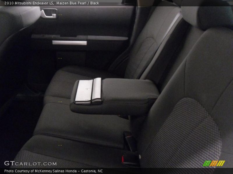 Maizen Blue Pearl / Black 2010 Mitsubishi Endeavor LS