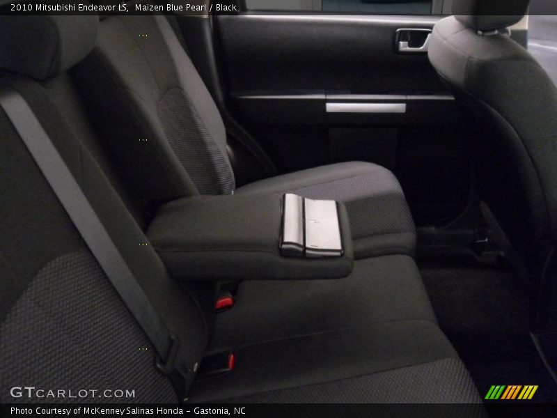 Maizen Blue Pearl / Black 2010 Mitsubishi Endeavor LS