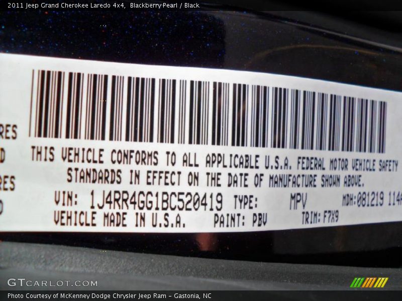Blackberry Pearl / Black 2011 Jeep Grand Cherokee Laredo 4x4