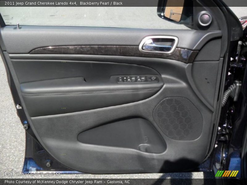 Blackberry Pearl / Black 2011 Jeep Grand Cherokee Laredo 4x4