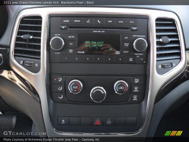 Blackberry Pearl / Black 2011 Jeep Grand Cherokee Laredo 4x4