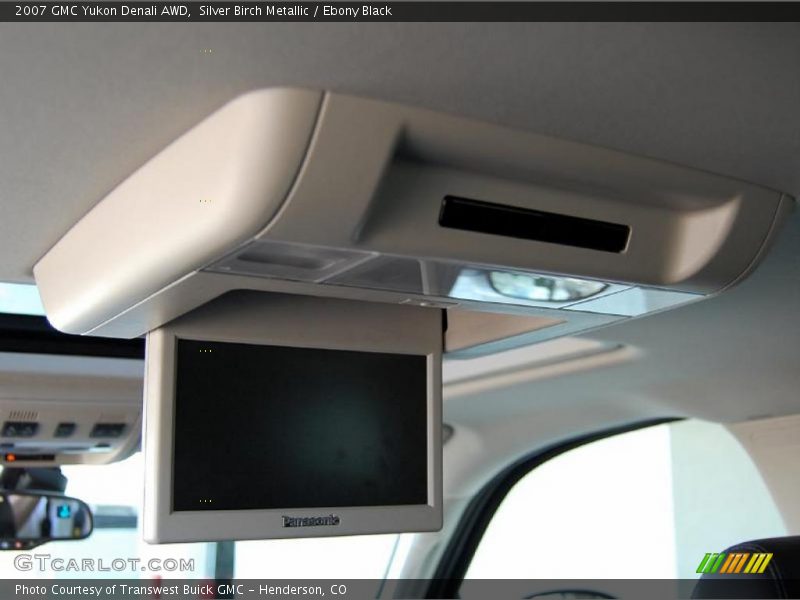 Silver Birch Metallic / Ebony Black 2007 GMC Yukon Denali AWD