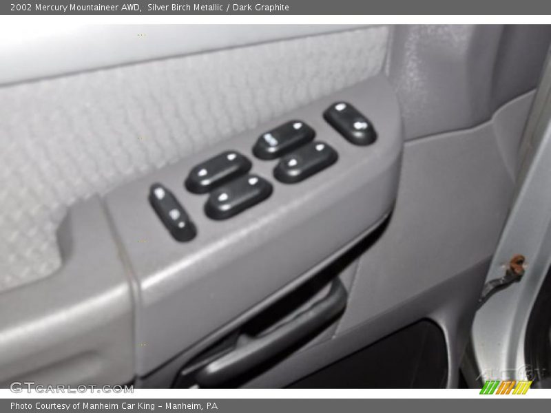 Silver Birch Metallic / Dark Graphite 2002 Mercury Mountaineer AWD