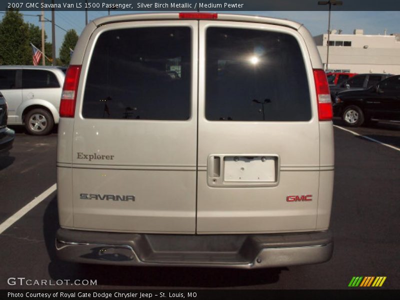 Silver Birch Metallic / Medium Pewter 2007 GMC Savana Van LS 1500 Passenger
