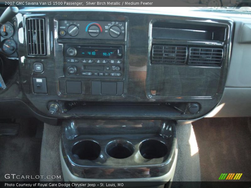 Silver Birch Metallic / Medium Pewter 2007 GMC Savana Van LS 1500 Passenger
