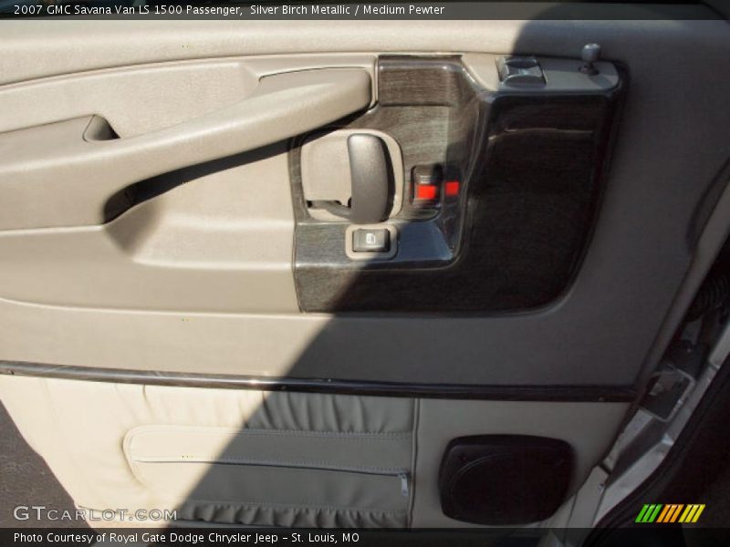 Silver Birch Metallic / Medium Pewter 2007 GMC Savana Van LS 1500 Passenger