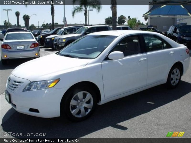 Super White / Ash 2009 Toyota Camry LE
