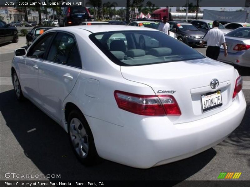 Super White / Ash 2009 Toyota Camry LE