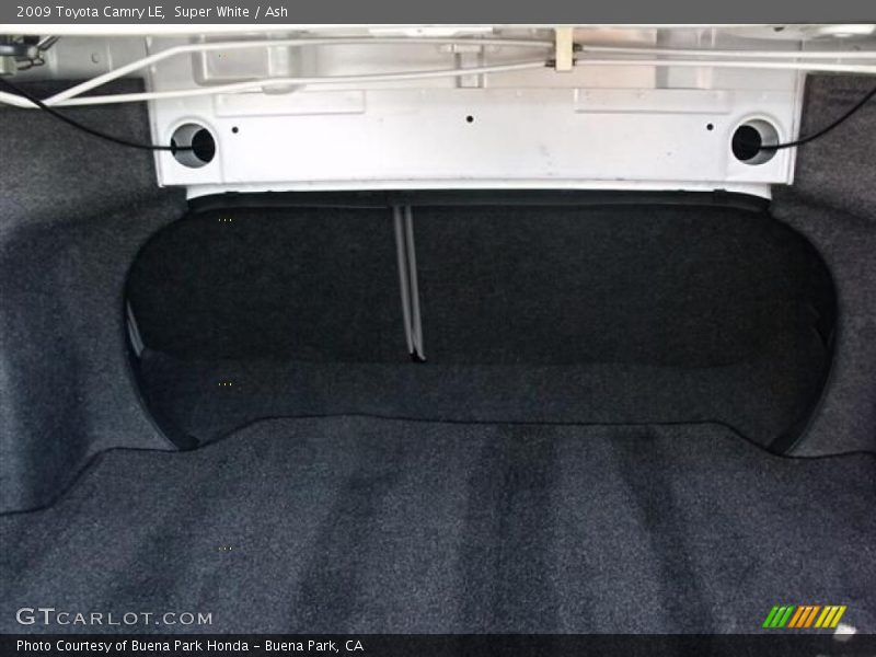 Super White / Ash 2009 Toyota Camry LE