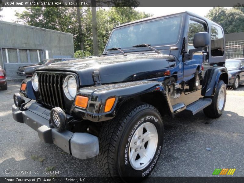 Black / Khaki 2004 Jeep Wrangler Sahara 4x4