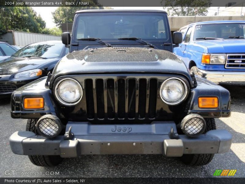 Black / Khaki 2004 Jeep Wrangler Sahara 4x4