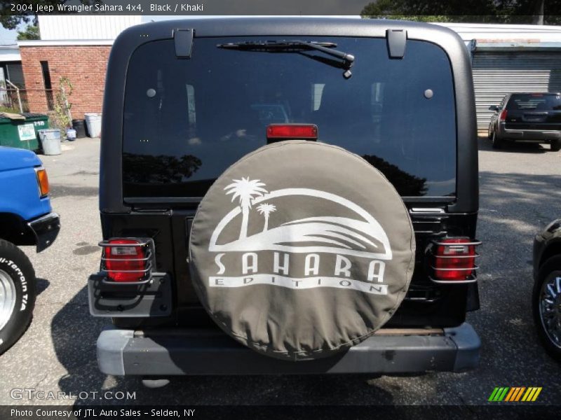 Black / Khaki 2004 Jeep Wrangler Sahara 4x4