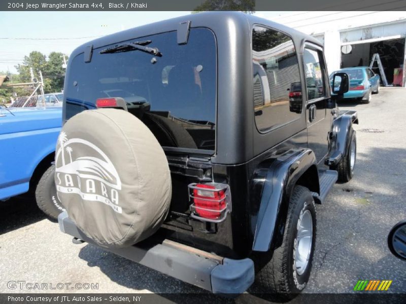 Black / Khaki 2004 Jeep Wrangler Sahara 4x4