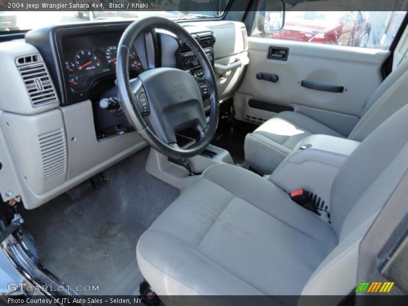 Black / Khaki 2004 Jeep Wrangler Sahara 4x4