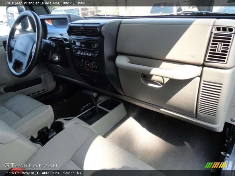 Black / Khaki 2004 Jeep Wrangler Sahara 4x4
