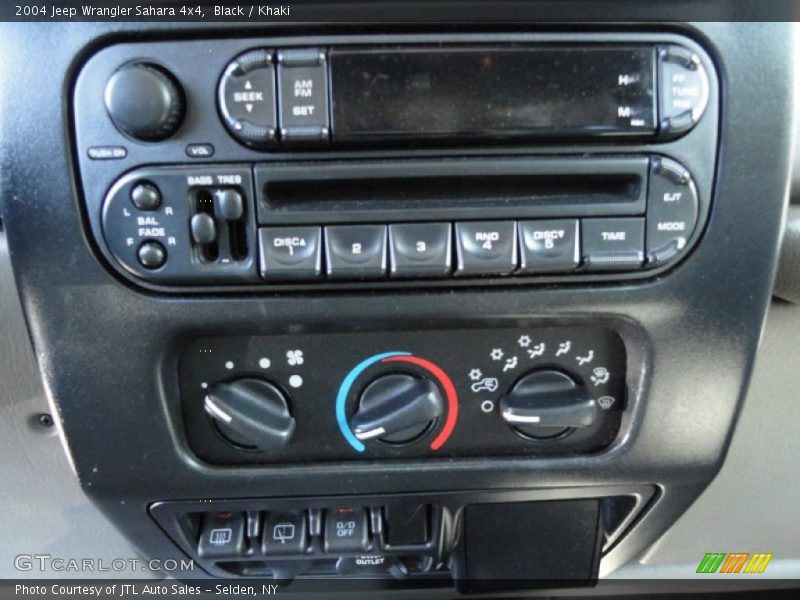 Black / Khaki 2004 Jeep Wrangler Sahara 4x4