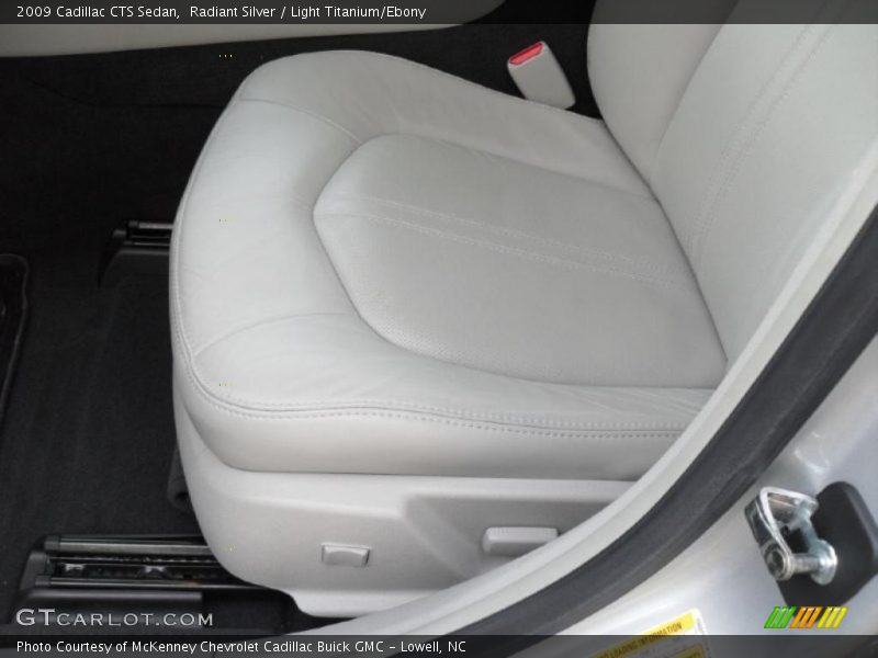 Radiant Silver / Light Titanium/Ebony 2009 Cadillac CTS Sedan