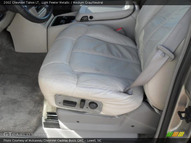 Light Pewter Metallic / Medium Gray/Neutral 2002 Chevrolet Tahoe LT